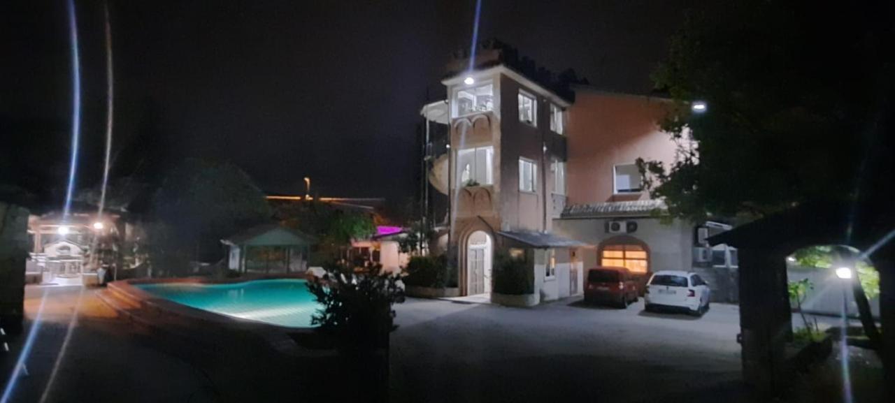 Parco Sogni D'Oro Aparthotel Монтела Екстериор снимка