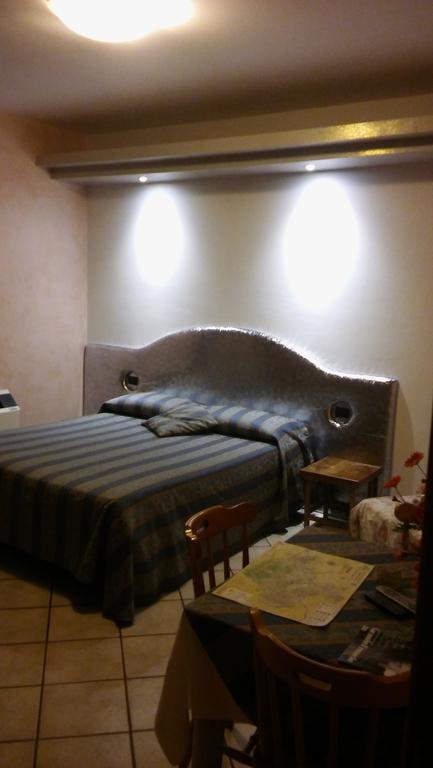 Parco Sogni D'Oro Aparthotel Монтела Екстериор снимка