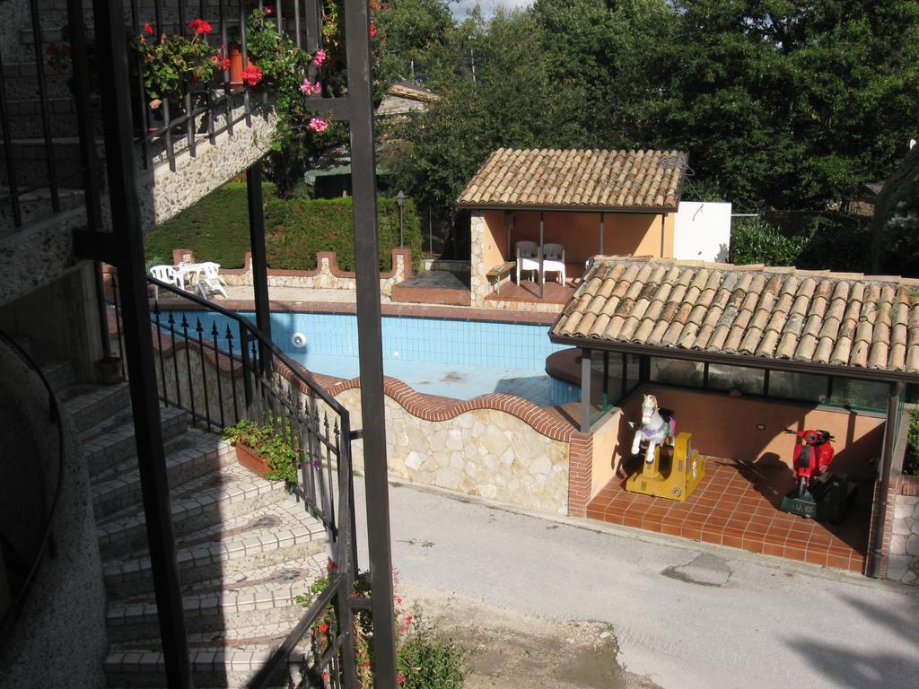 Parco Sogni D'Oro Aparthotel Монтела Екстериор снимка