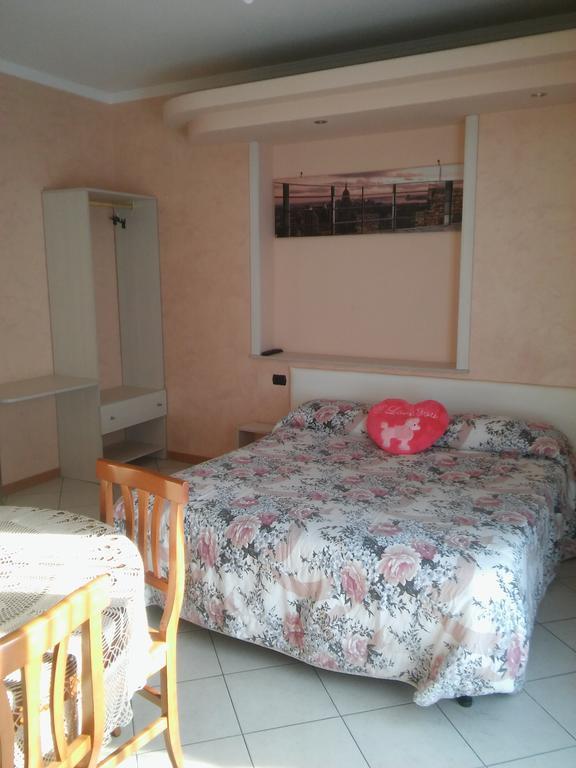 Parco Sogni D'Oro Aparthotel Монтела Екстериор снимка