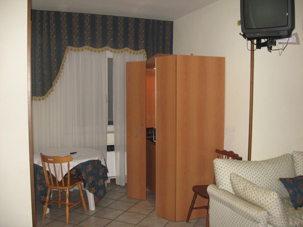 Parco Sogni D'Oro Aparthotel Монтела Екстериор снимка